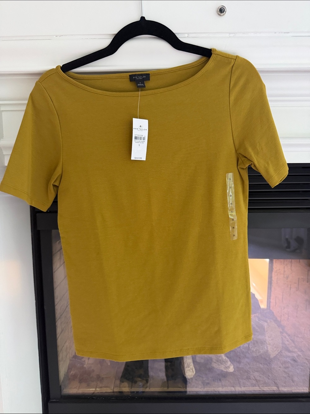 NWT: Ann Taylor Green Short Sleeve Top